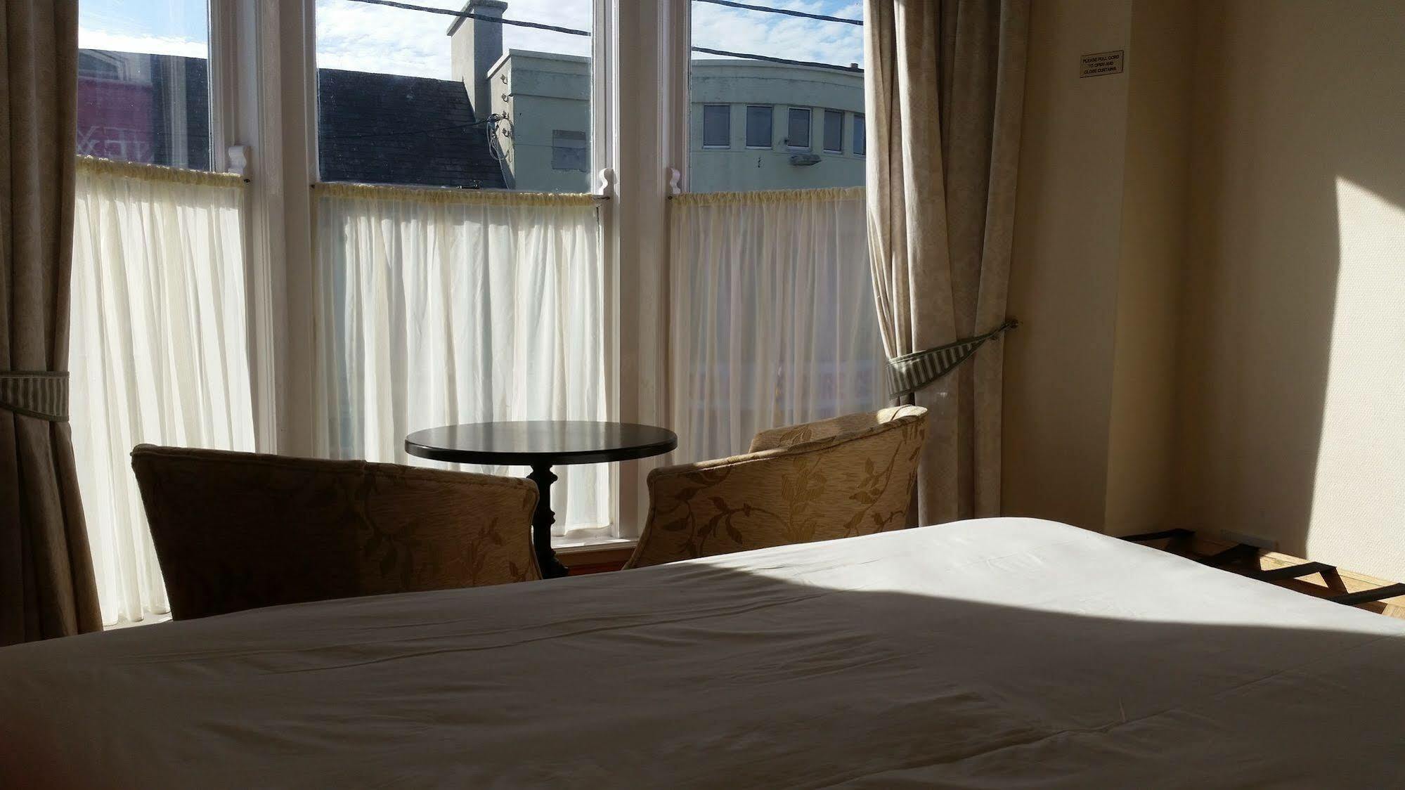 Myles Creek Hotel Kilkee Buitenkant foto